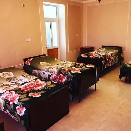 Hayq Guest House Ґоріс Екстер'єр фото