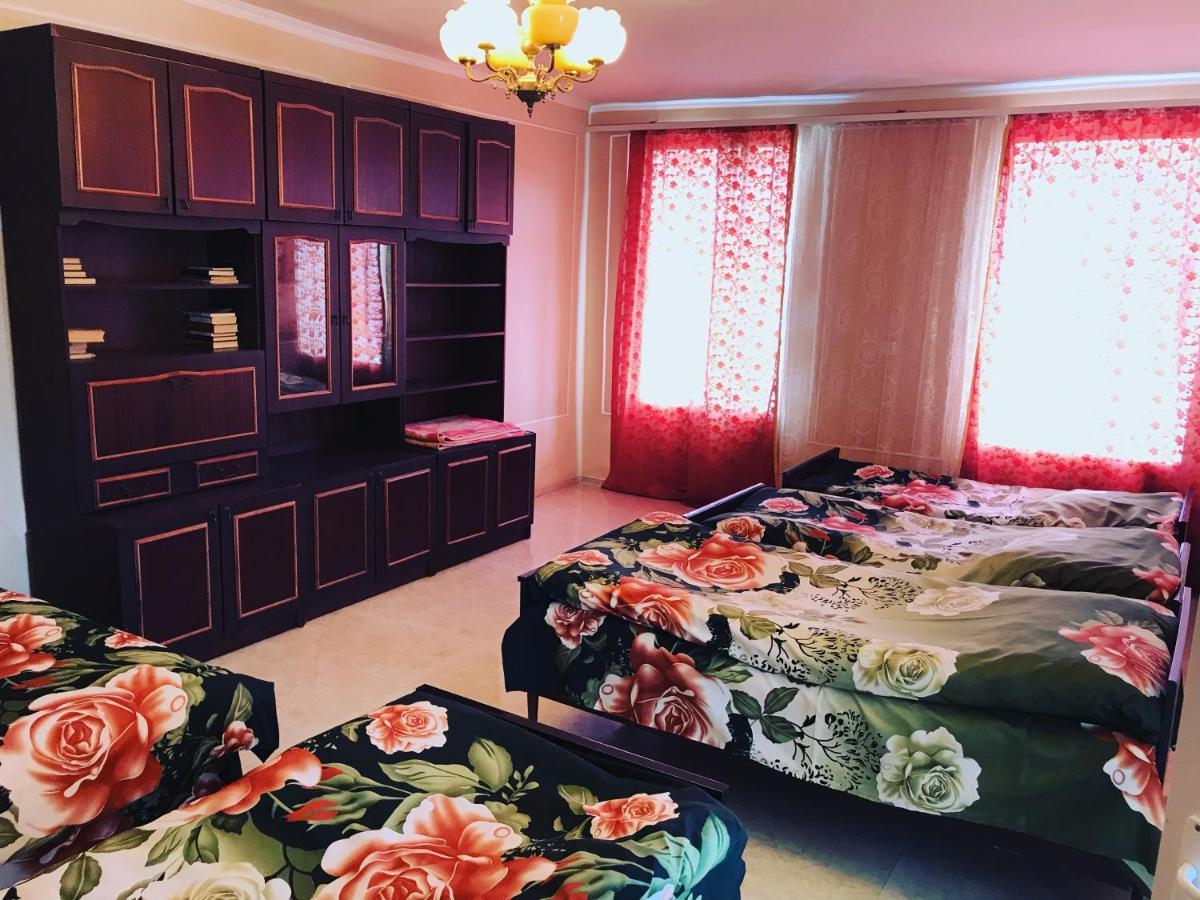 Hayq Guest House Ґоріс Екстер'єр фото